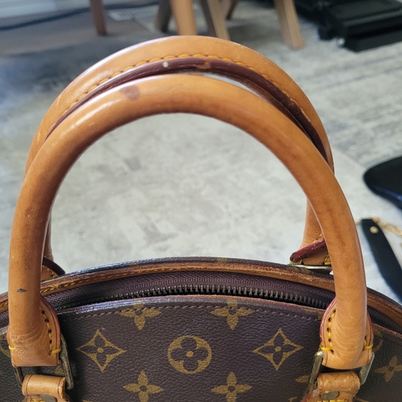 Assorted bags - Picture 7 of 12